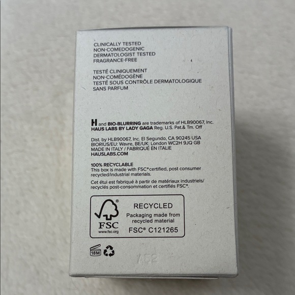 Haus Labs by Lady Gaga Bio-Blurring Loose Setting Powder Shade - Golden - Picture 3 of 5